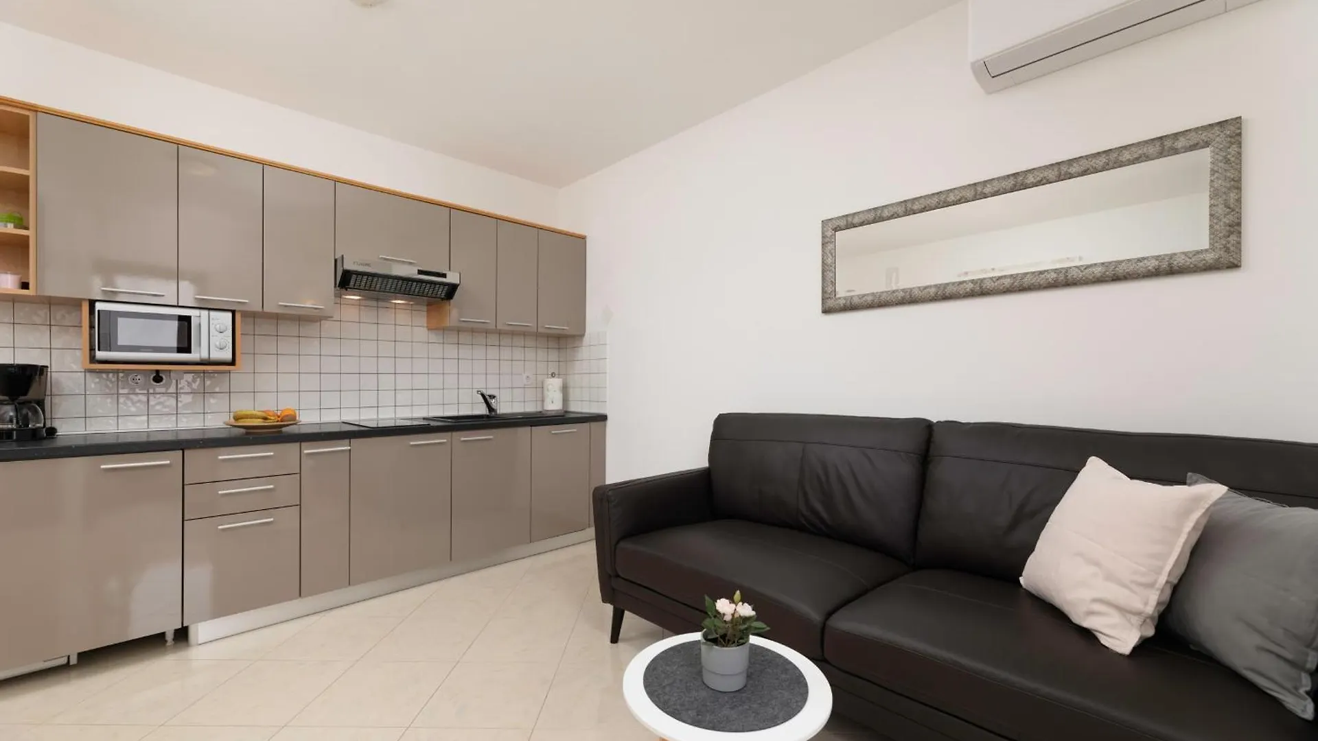 Apartments Kvarner 2 Malinska 0*,  Croatia
